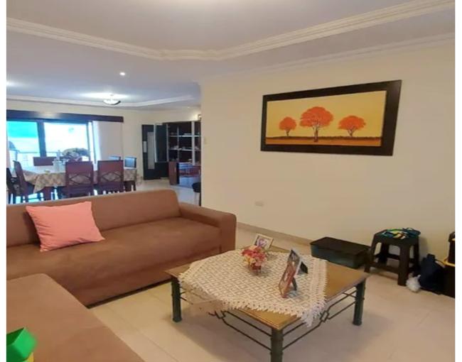 VENTA DE CASA PORTON DE LAS LOMAS | Guayaquil, Lomas de Urdesa