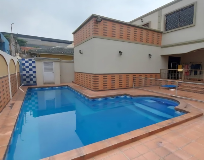 VENTA DE CASA PORTON DE LAS LOMAS | Guayaquil, Lomas de Urdesa