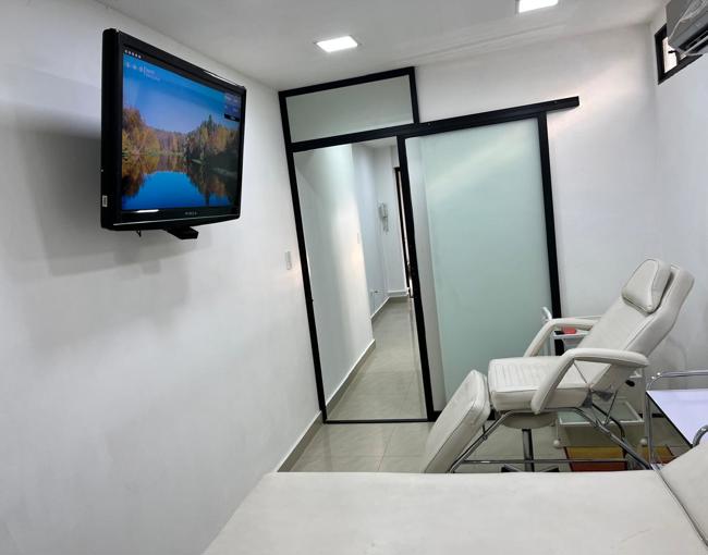 ALQUILO CONSULTORIO AMOBLADO | Guayaquil, Urdesa